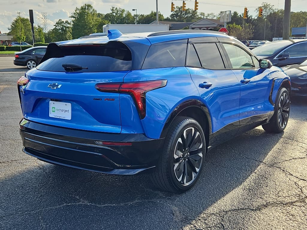 2025 Chevrolet Blazer EV view 3
