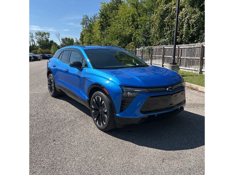2025 Chevrolet Blazer EV view 4