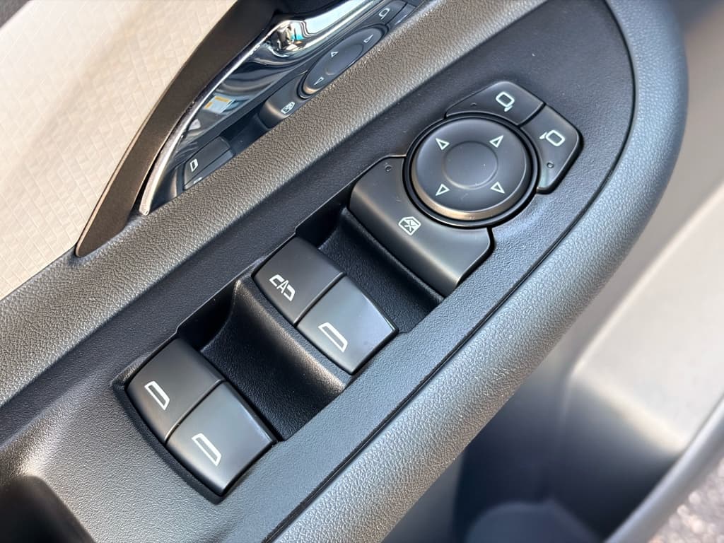 2021 Chevrolet Bolt EV view 7