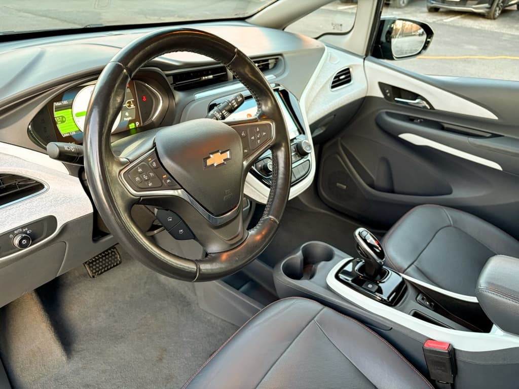 2021 Chevrolet Bolt EV view 19