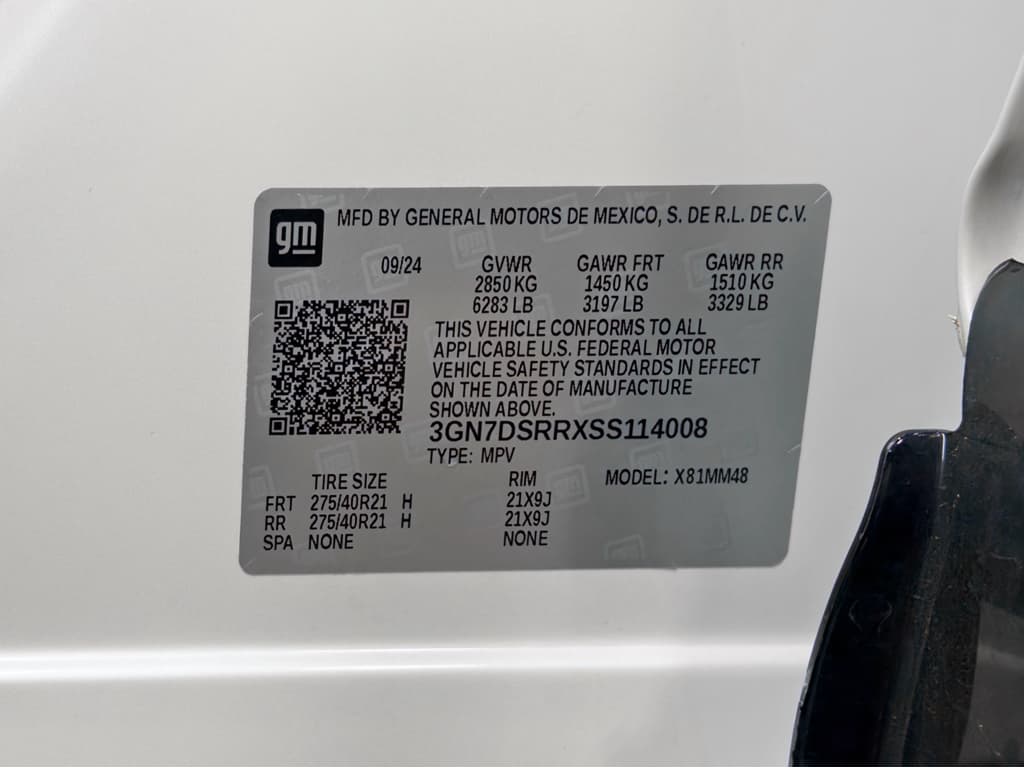 2025 Chevrolet Equinox EV view 27
