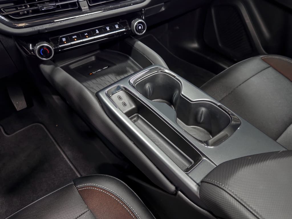 2025 Chevrolet Equinox EV view 19