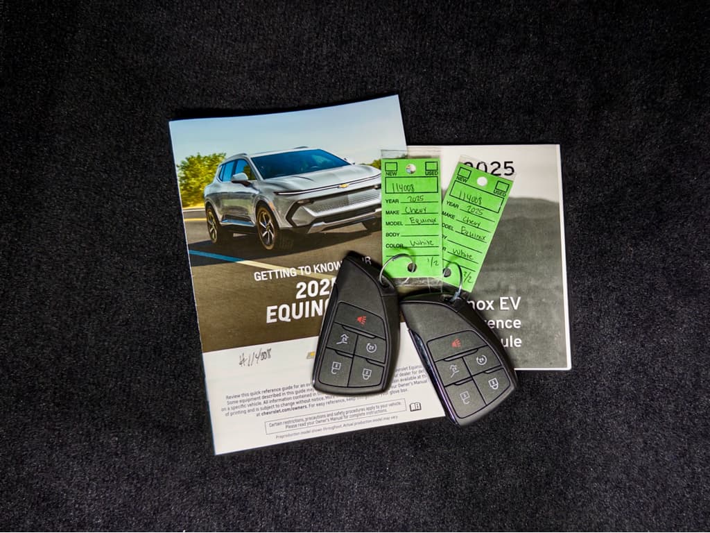 2025 Chevrolet Equinox EV view 23