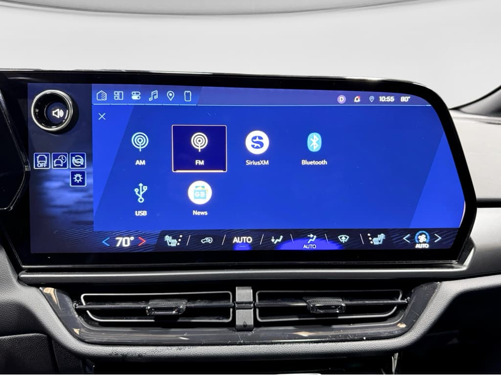 2025 Chevrolet Equinox EV view 12