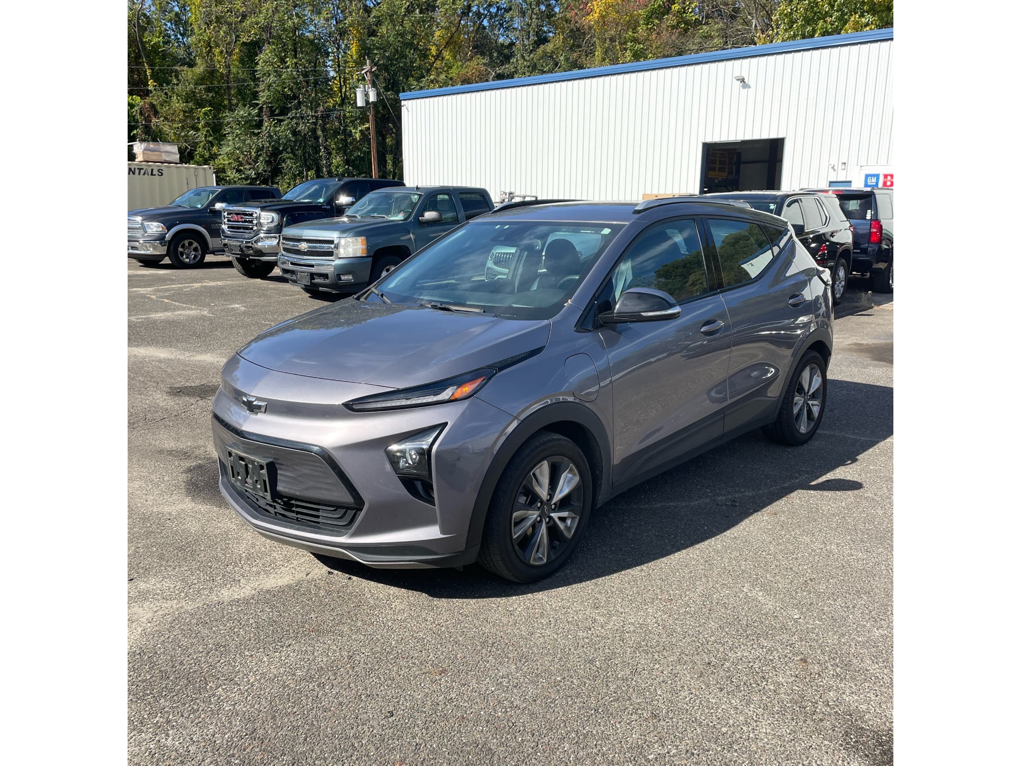 2023 Chevrolet Bolt EUV view 1