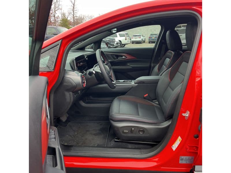 2025 Chevrolet Equinox EV view 5