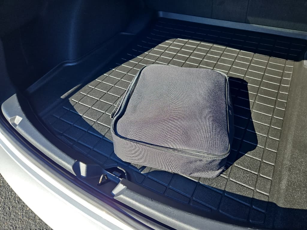 2018 Tesla Model 3 view 6