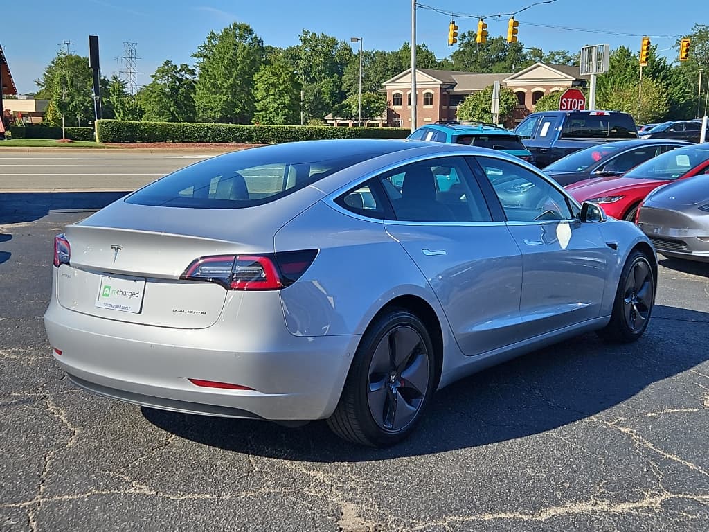 2018 Tesla Model 3 view 3