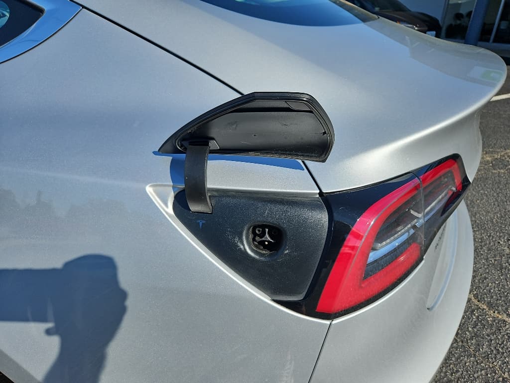 2018 Tesla Model 3 view 5