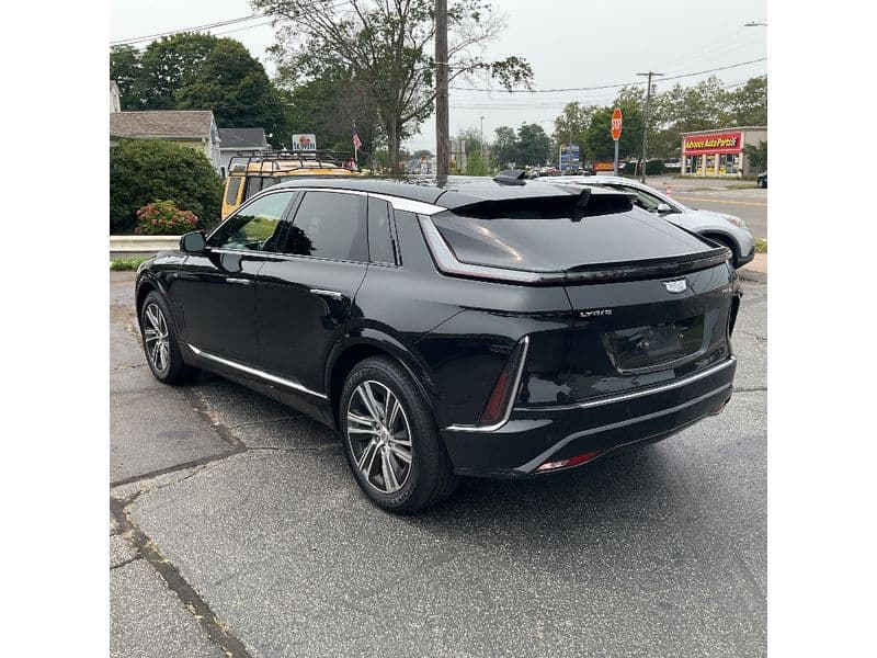 2024 Cadillac Lyriq view 2