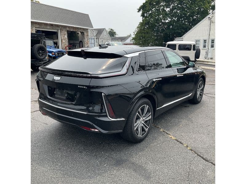 2024 Cadillac Lyriq view 3