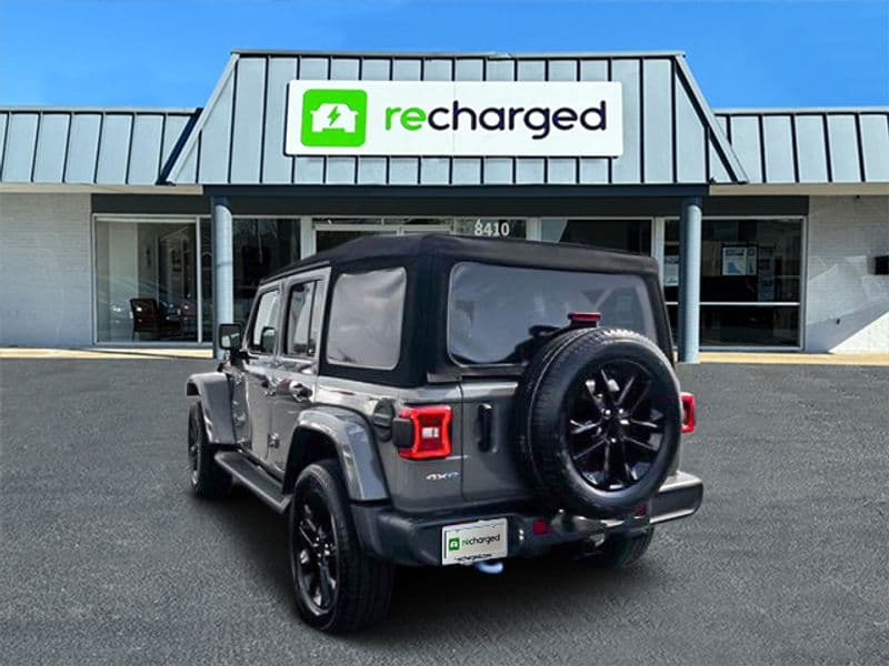 2022 Jeep Wrangler view 4