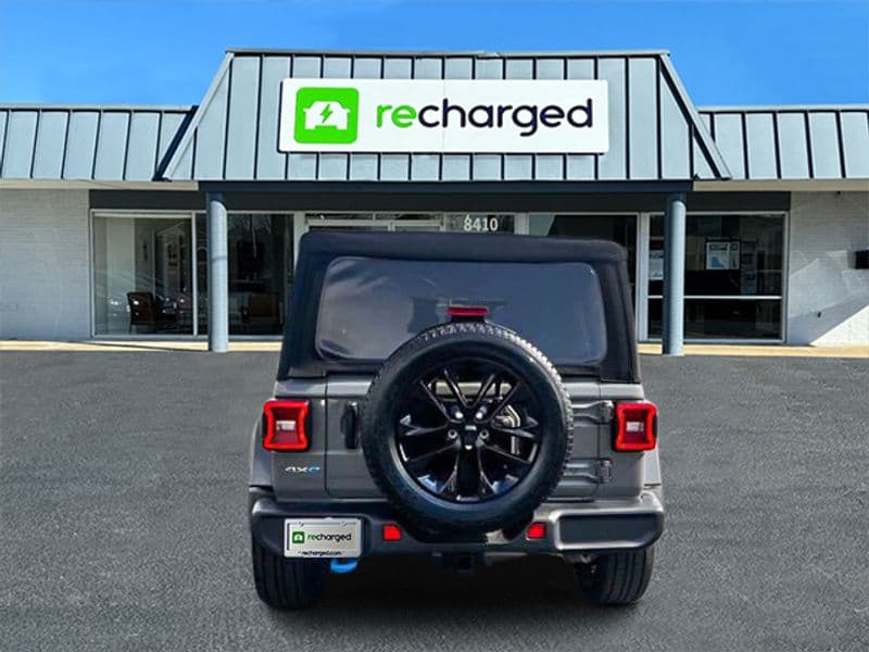 2022 Jeep Wrangler view 5
