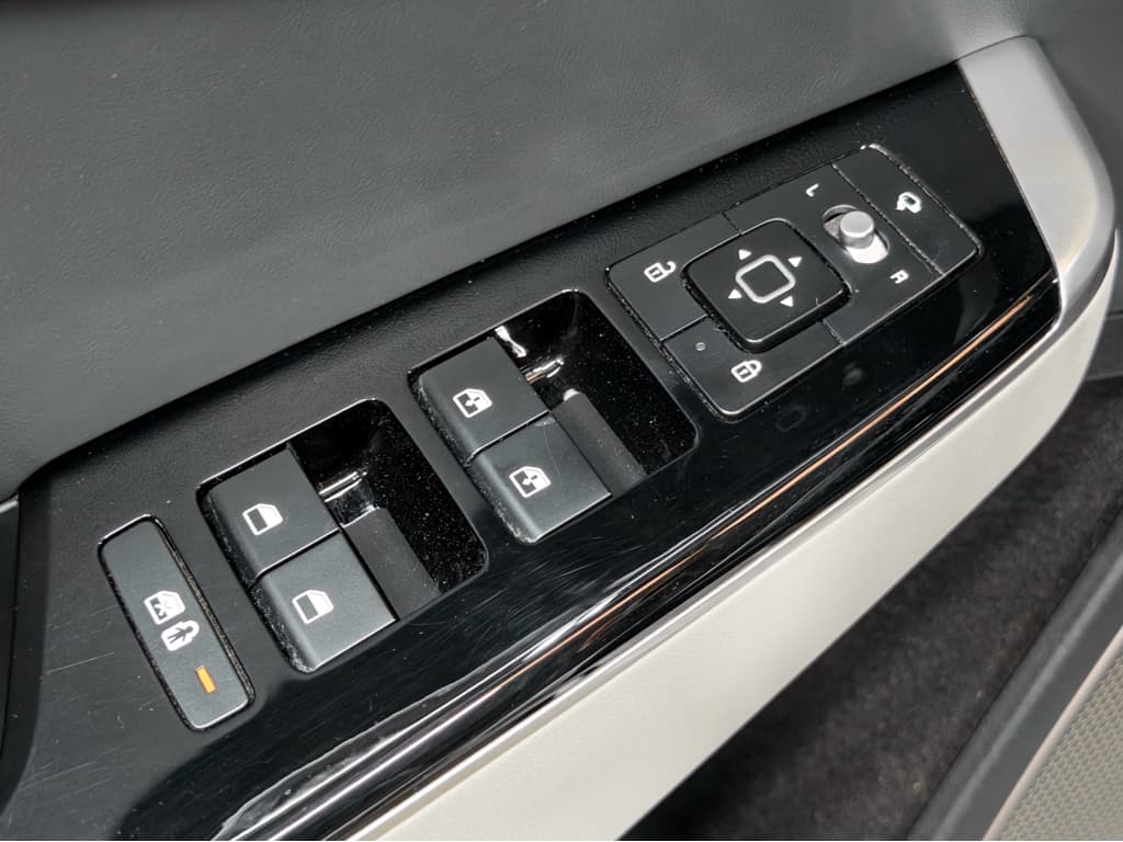2023 Kia EV6 view 7