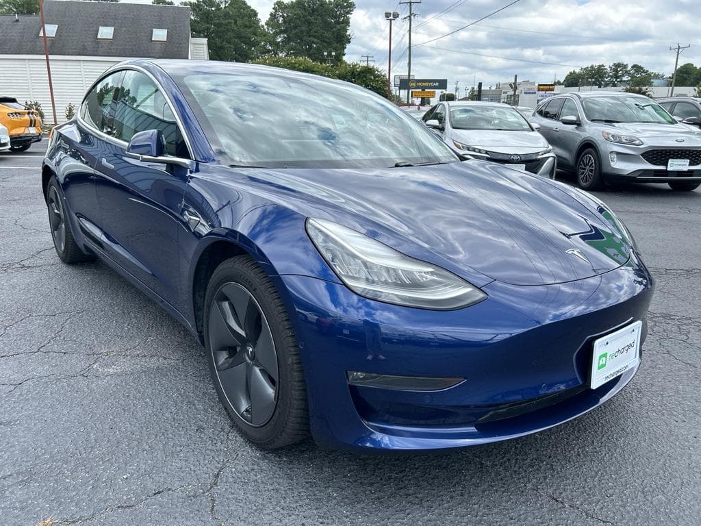 2018 Tesla Model 3 view 4
