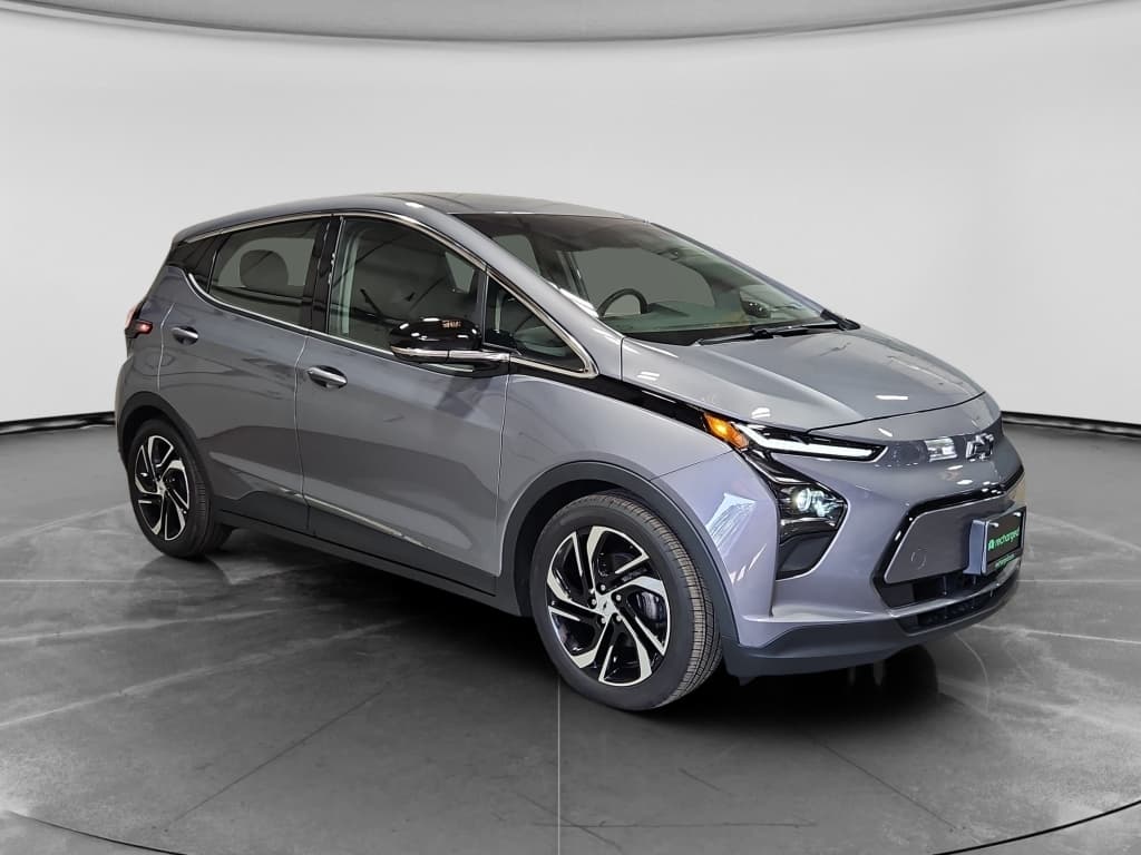 2023 Chevrolet Bolt EV view 4