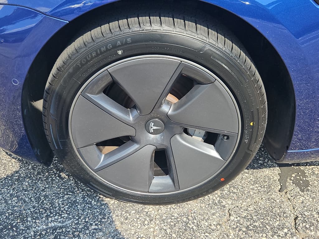 2022 Tesla Model 3 view 23