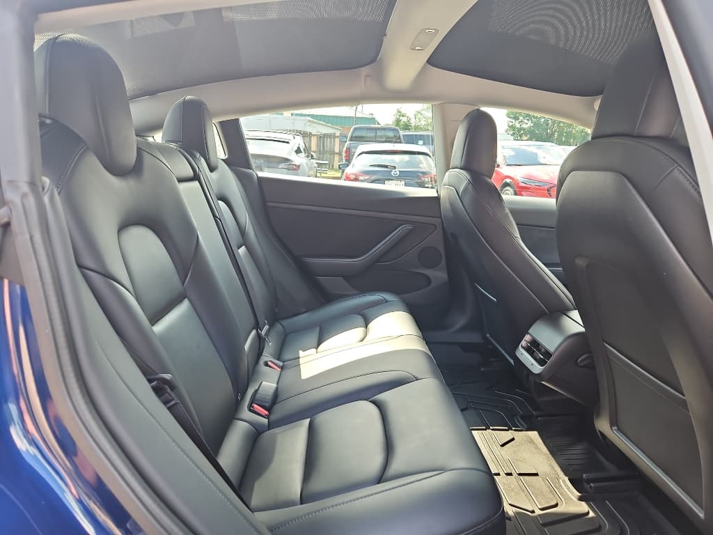 2022 Tesla Model 3 view 17