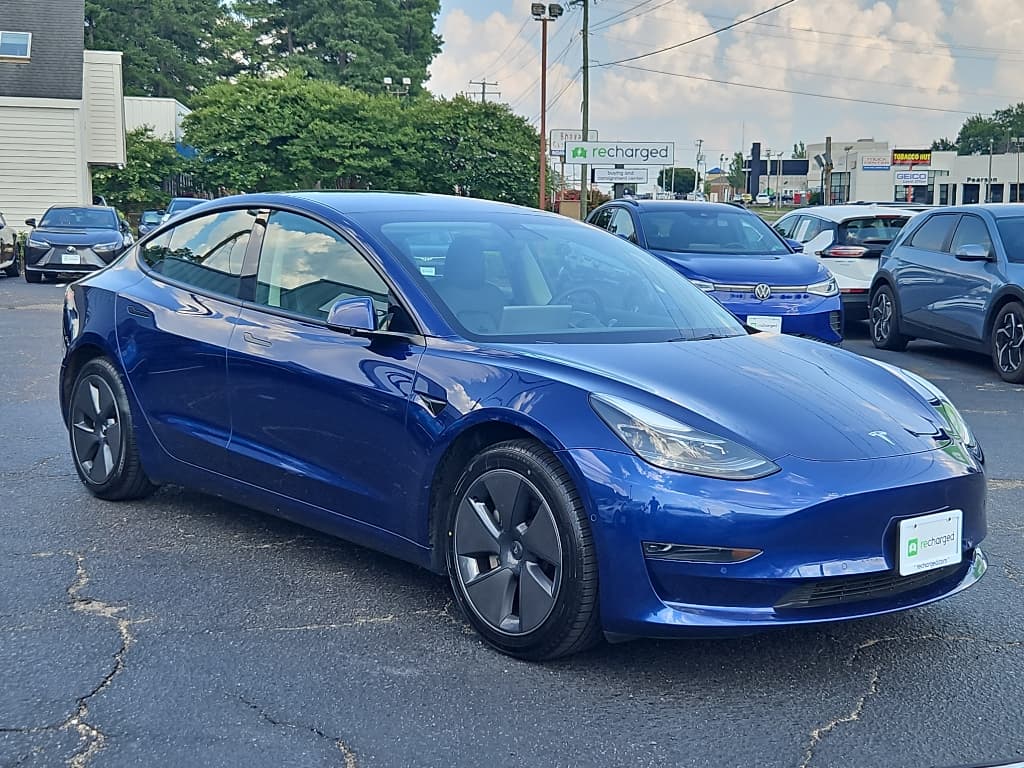 2022 Tesla Model 3 view 4