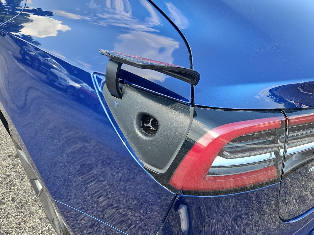 2022 Tesla Model 3 view 5