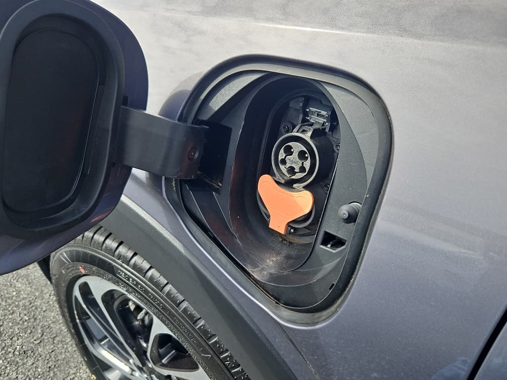 2022 Chevrolet Bolt EUV view 4