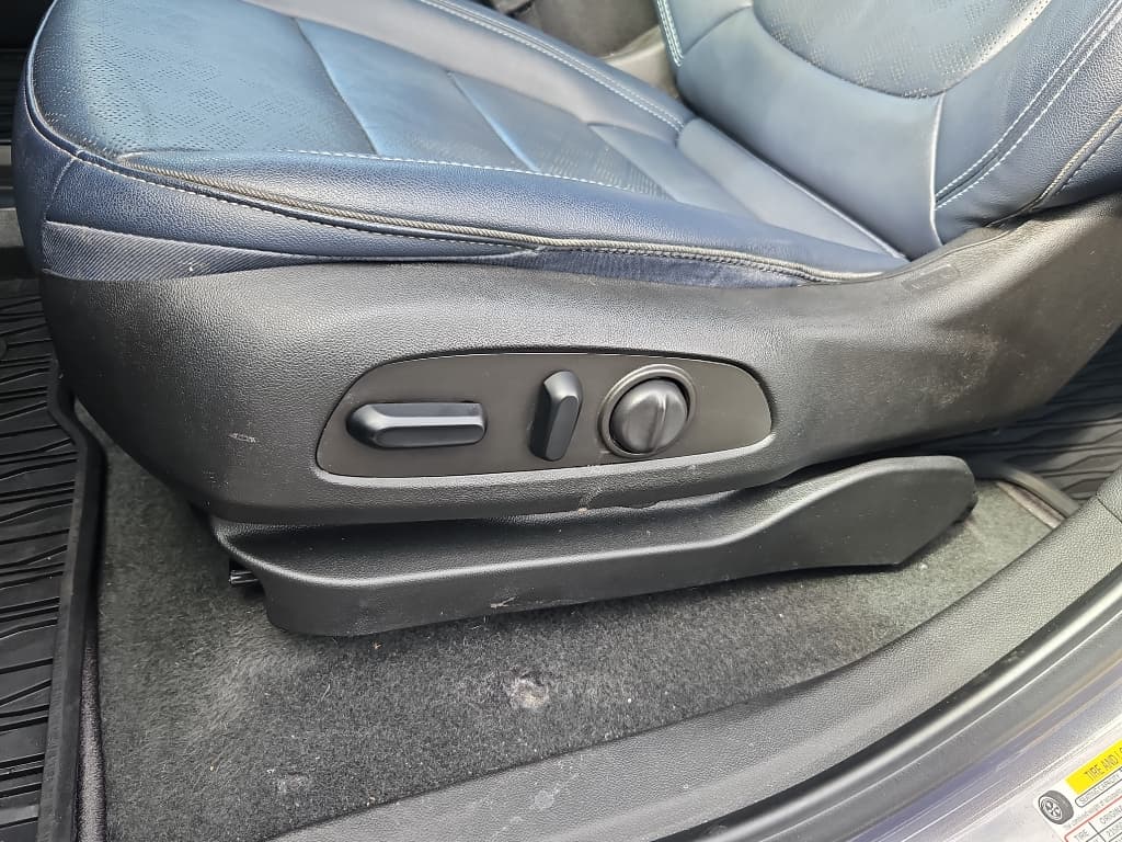 2022 Chevrolet Bolt EUV view 6