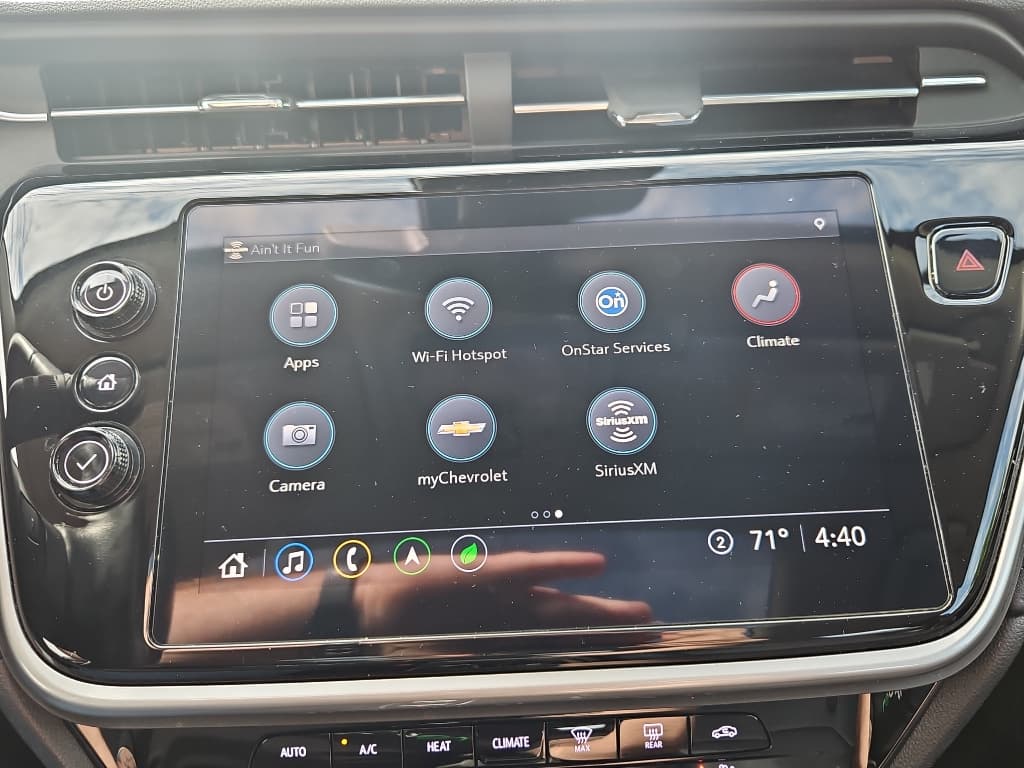 2022 Chevrolet Bolt EUV view 9