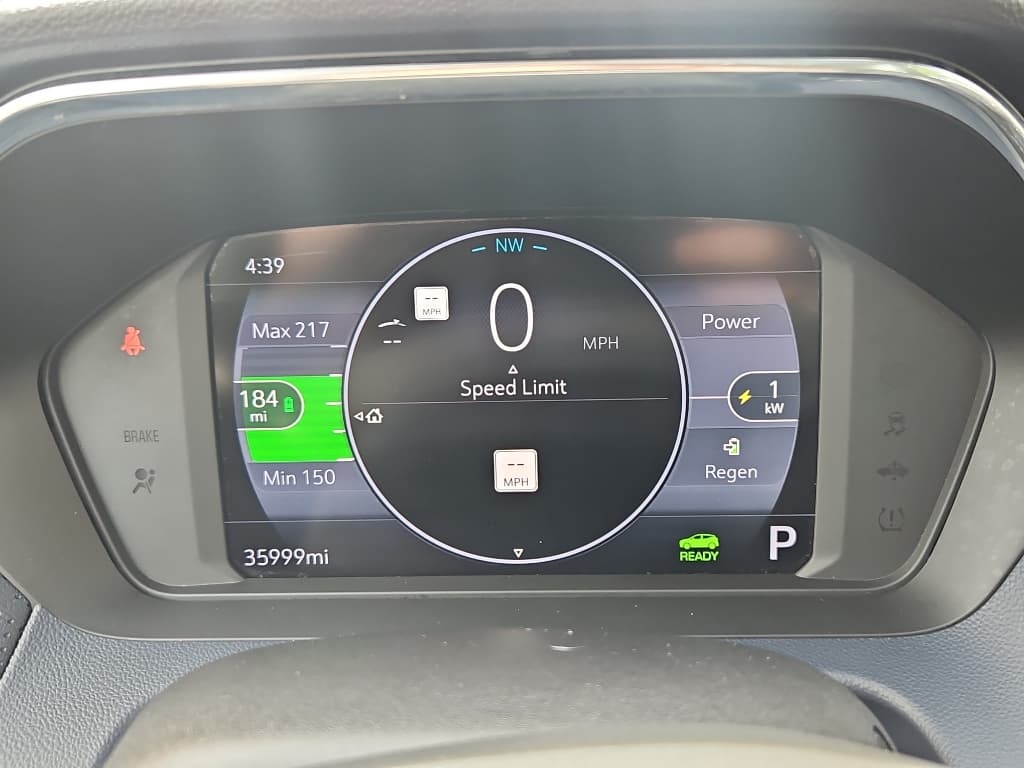 2022 Chevrolet Bolt EUV view 8