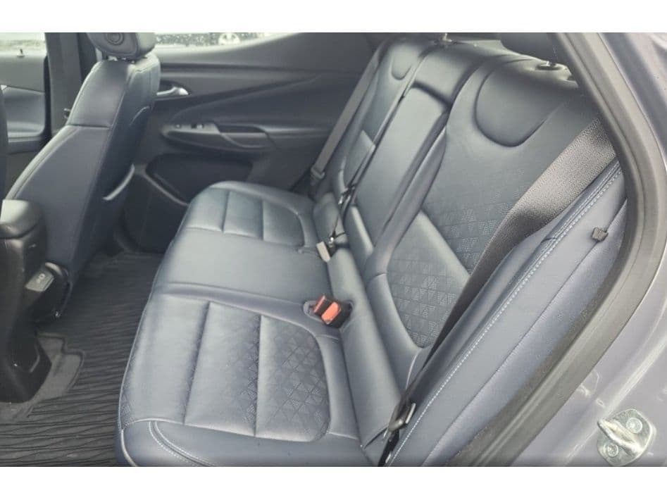 2022 Chevrolet Bolt EUV view 8