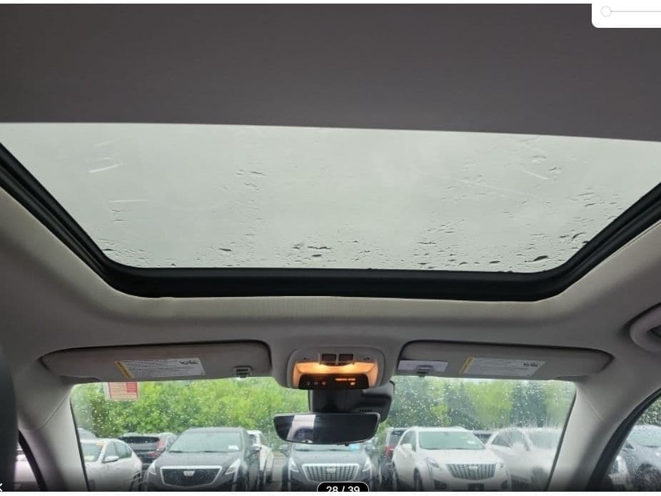 2022 Chevrolet Bolt EUV view 9
