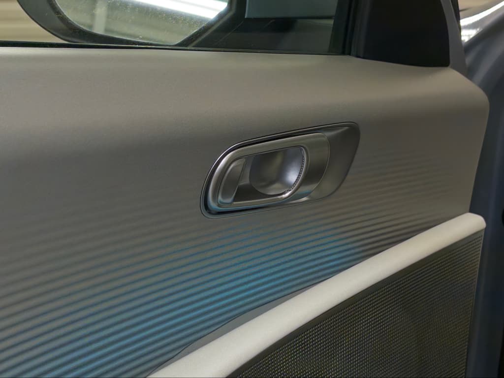 2025 Hyundai IONIQ 6 view 8