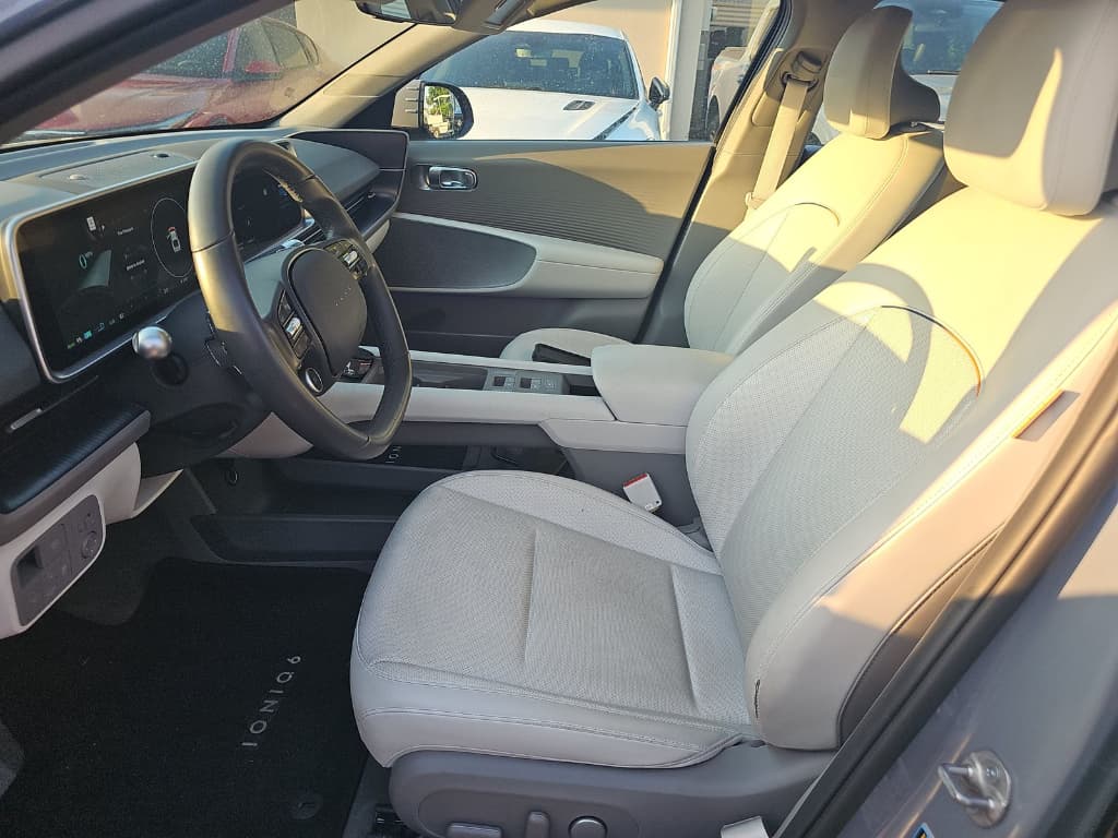 2025 Hyundai IONIQ 6 view 6