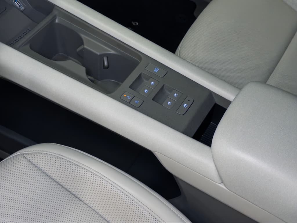 2025 Hyundai IONIQ 6 view 20