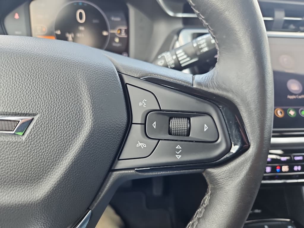 2022 Chevrolet Bolt EUV view 9