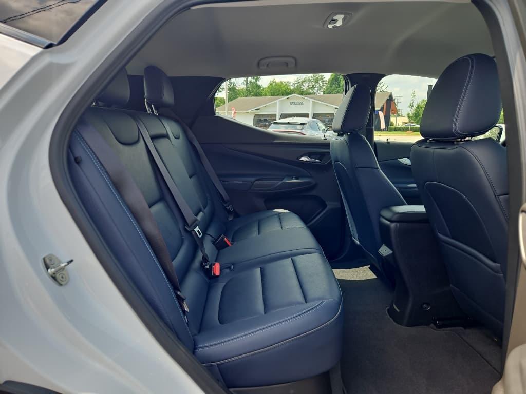2022 Chevrolet Bolt EUV view 16