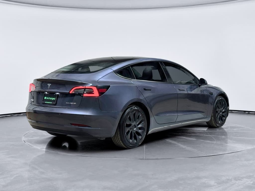 2022 Tesla Model 3 view 3