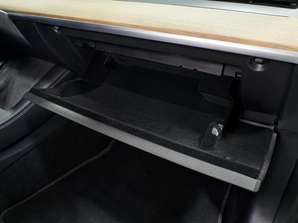 2022 Tesla Model 3 view 19