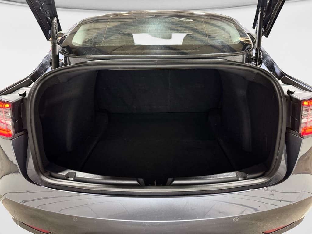 2022 Tesla Model 3 view 26