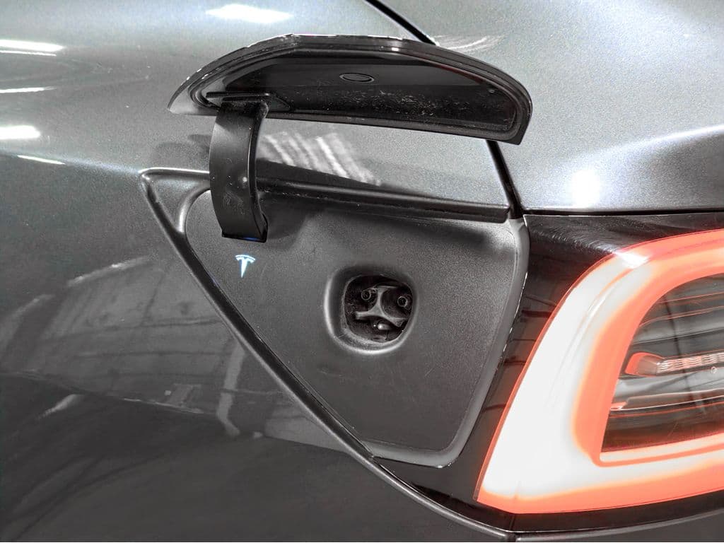 2022 Tesla Model 3 view 5