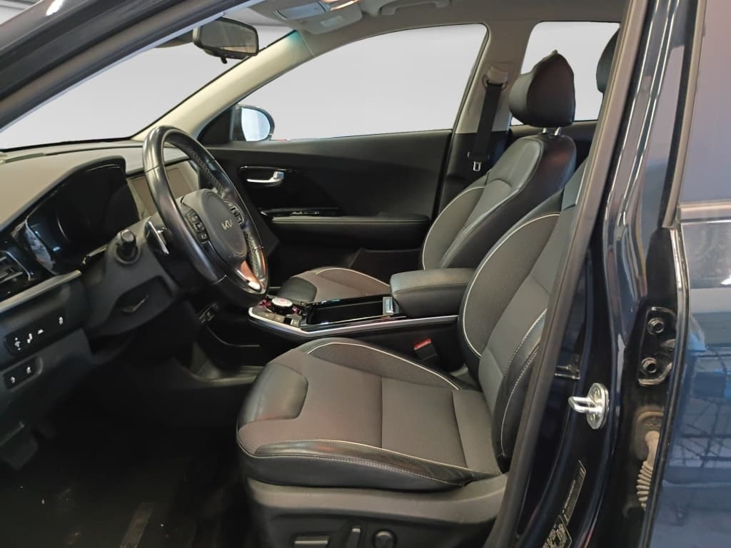 2022 Kia Niro EV view 7