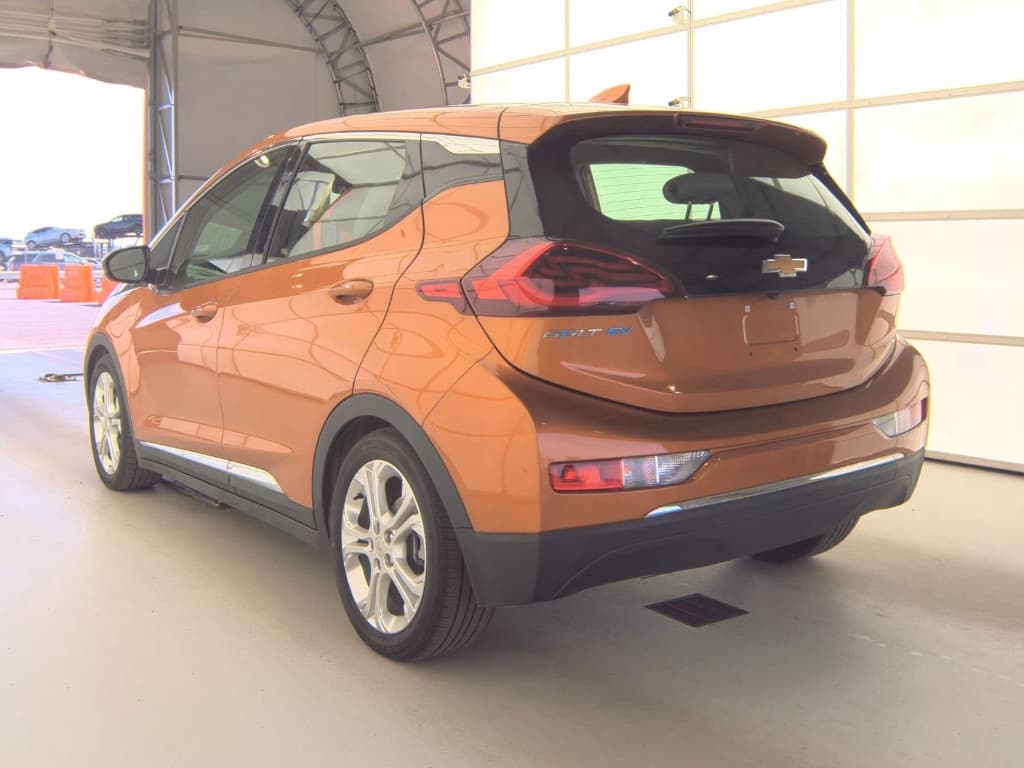 2018 Chevrolet Bolt EV view 4