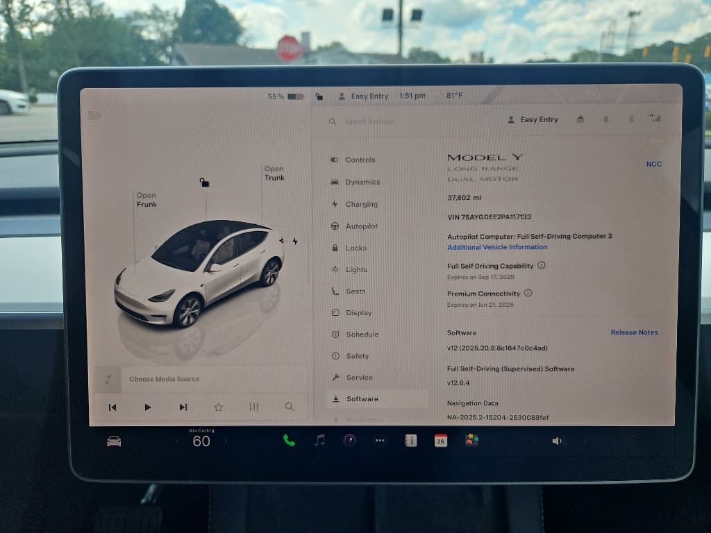 2023 Tesla Model Y view 14