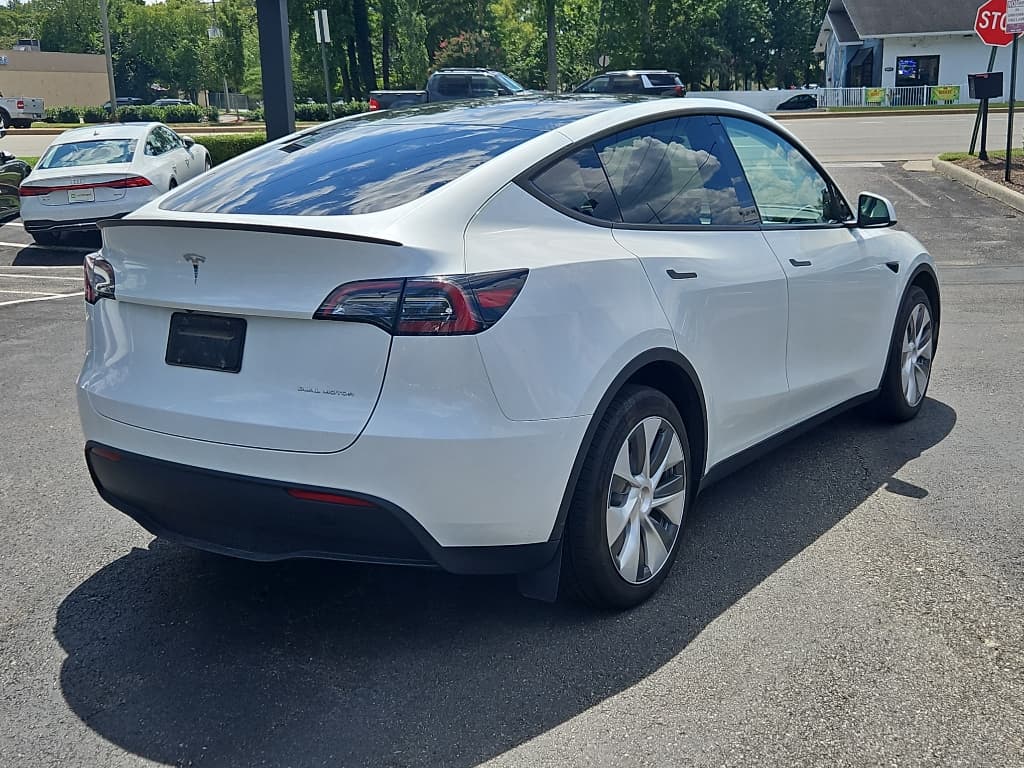 2023 Tesla Model Y view 3