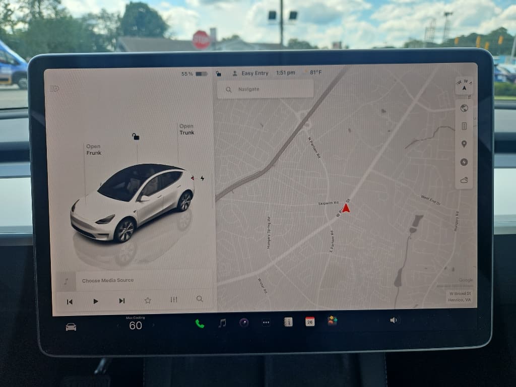2023 Tesla Model Y view 13