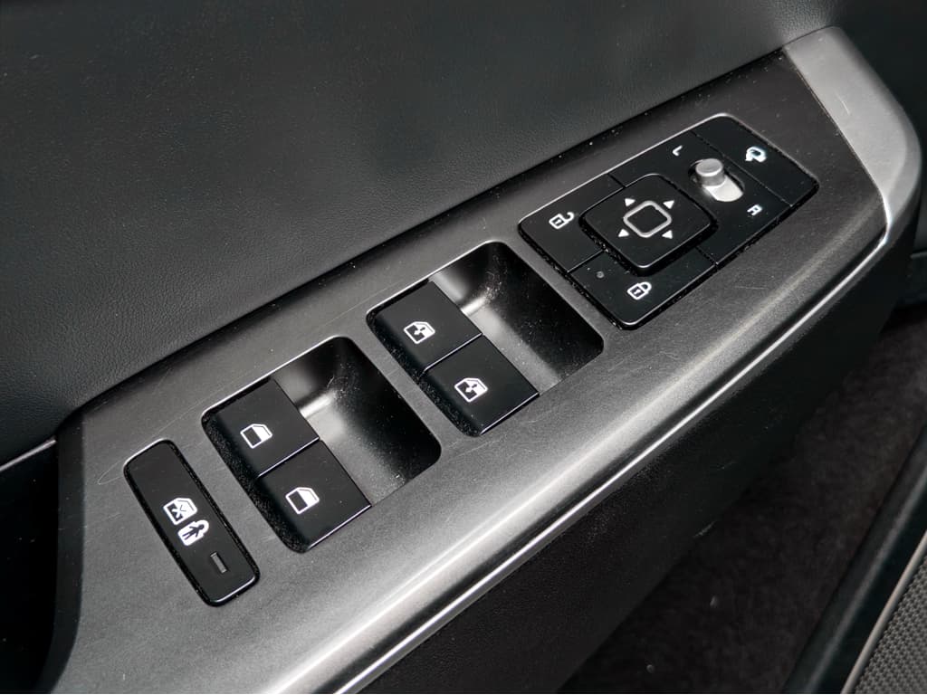 2023 Kia EV6 view 7