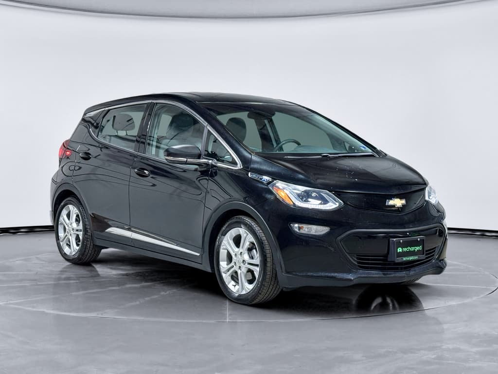 2018 Chevrolet Bolt EV view 4