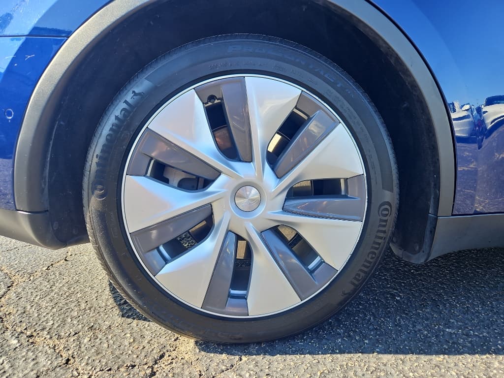 2021 Tesla Model Y view 29