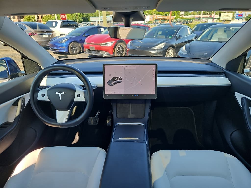 2021 Tesla Model Y view 14