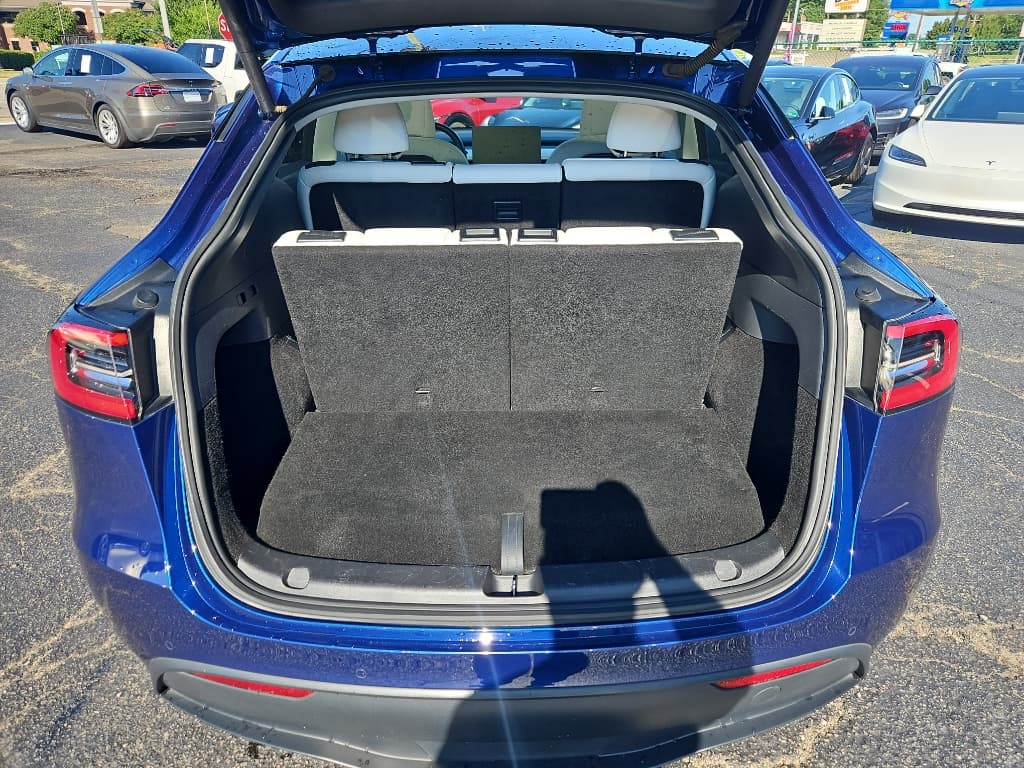2021 Tesla Model Y view 21