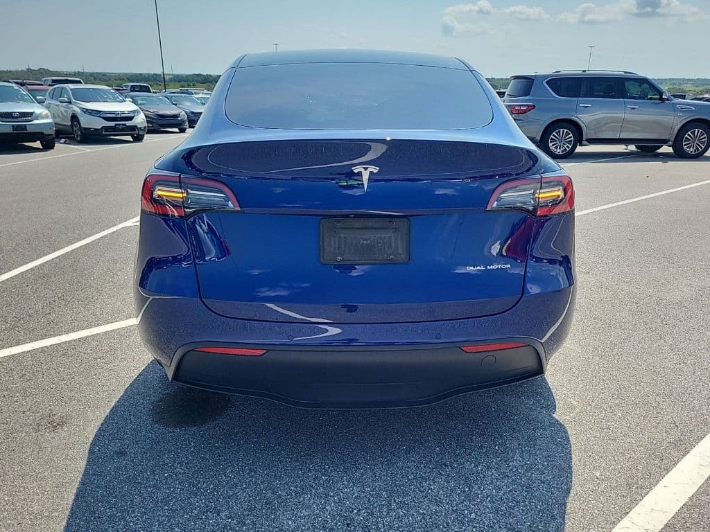 2021 Tesla Model Y view 3